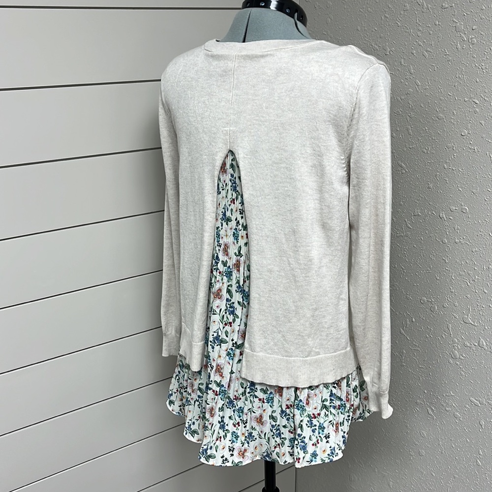 Open Back Blouse - Picture 3 of 6